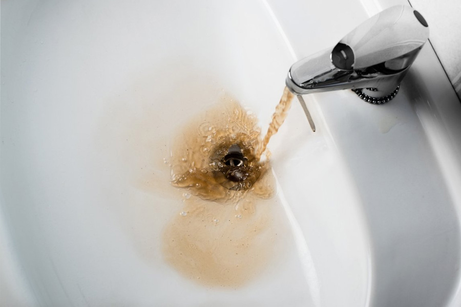 brown-coloured-water-sink